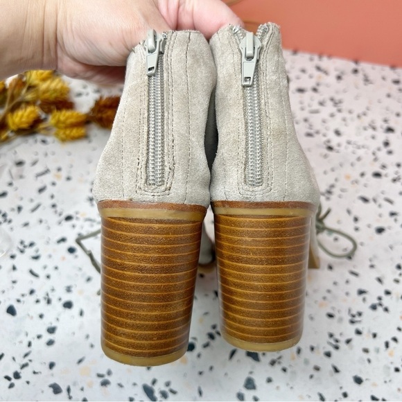 Jeffrey Campbell x Anthropologie Cors Suede Taupe Lace Up Ankle Booties Sz 9.5 - Picture 11 of 12